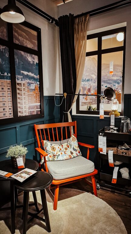 Jak skutecznie organizować przestrzeń w małym mieszkaniu, aby zwiększyć komfort życia